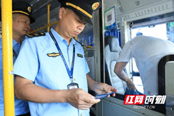 凤凰彩票(中国)官方网站 江永：送考车辆“大体检” 护航学子“赶考路”